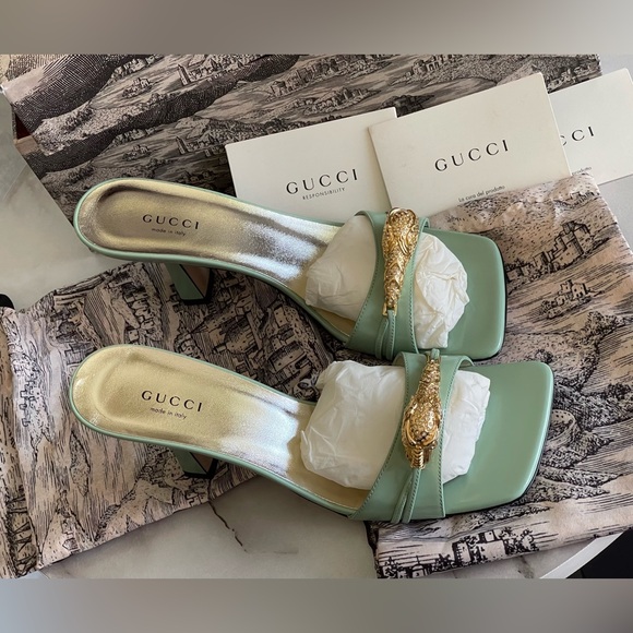 Gucci green glossy tiger Dora toe slide sandals ( size7 ) - Picture 1 of 12